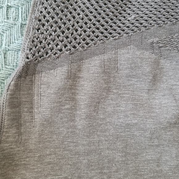 Fabletics Bundle - Picture 7 of 9